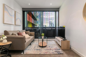 Modern 2BR Apt w City Views, Balcony & Wi-Fi